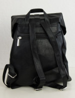 Γυναικείο μαύρο δερματίνη Back Pack με καπάκι CK5606Z