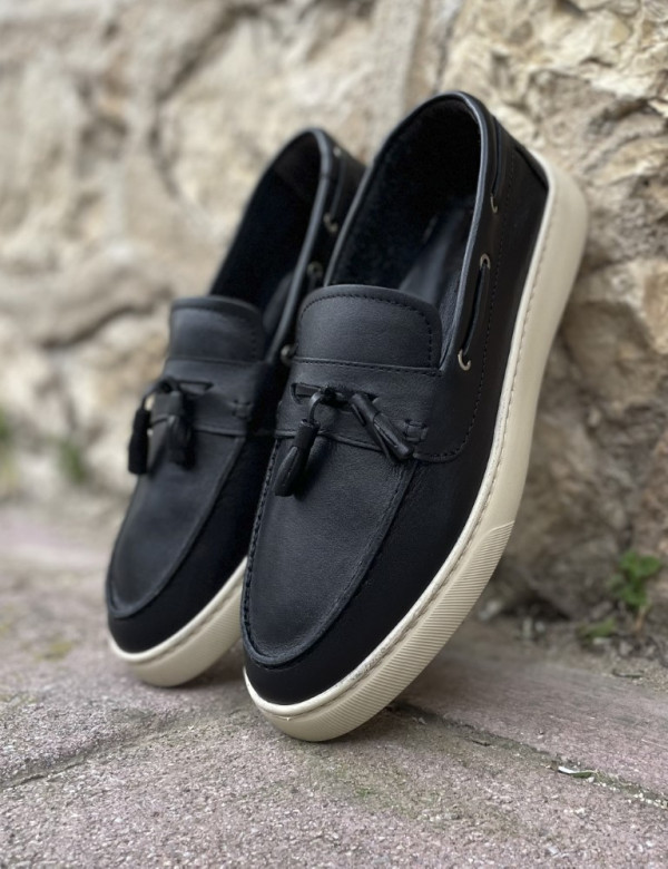 Huxley and Grace ανδρικά μαύρα δερμάτινα loafers με tassels HG174194