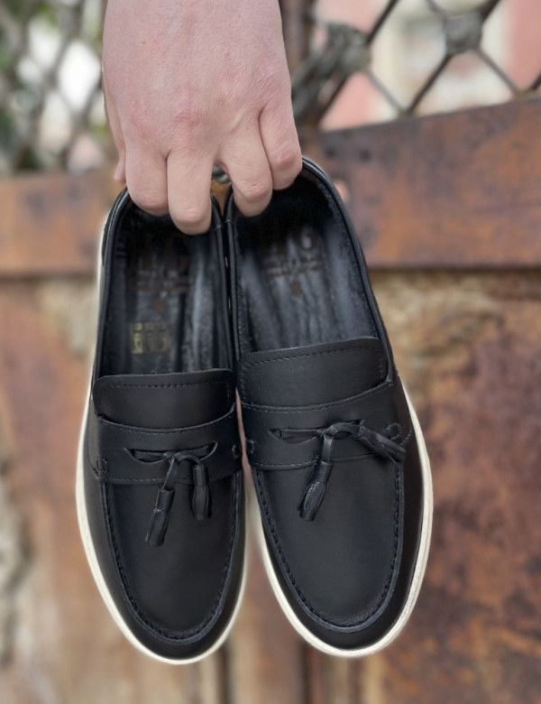 Huxley and Grace ανδρικά μαύρα δερμάτινα loafers με tassels HG174194