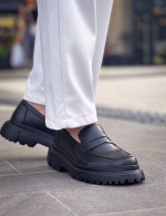 Ανδρικά μαύρα παπούτσια loafers CH2417